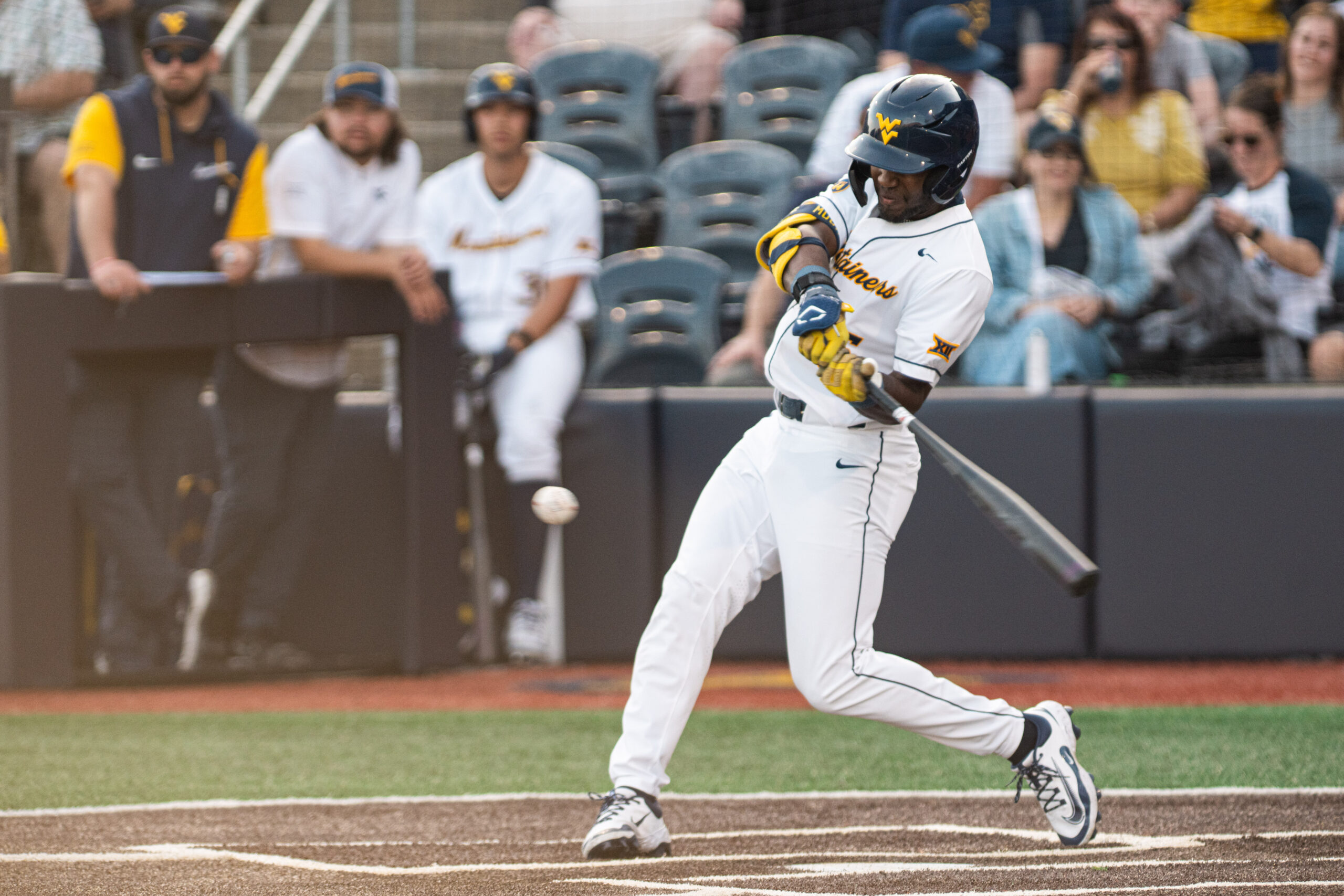 West Virginia offense produces 13 hits to complete series sweep of Cincinnati